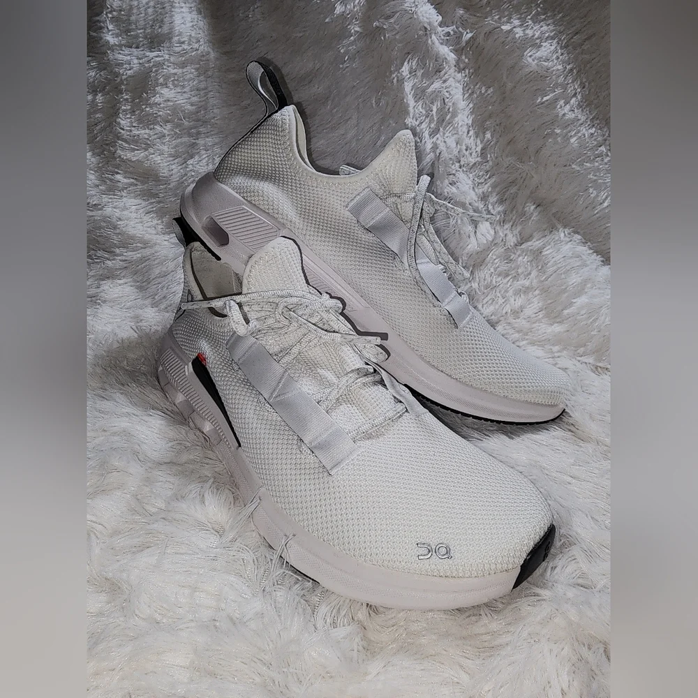 ON Running Cloudeasy NWOT Size 9 Mens - Picture 9 of 14